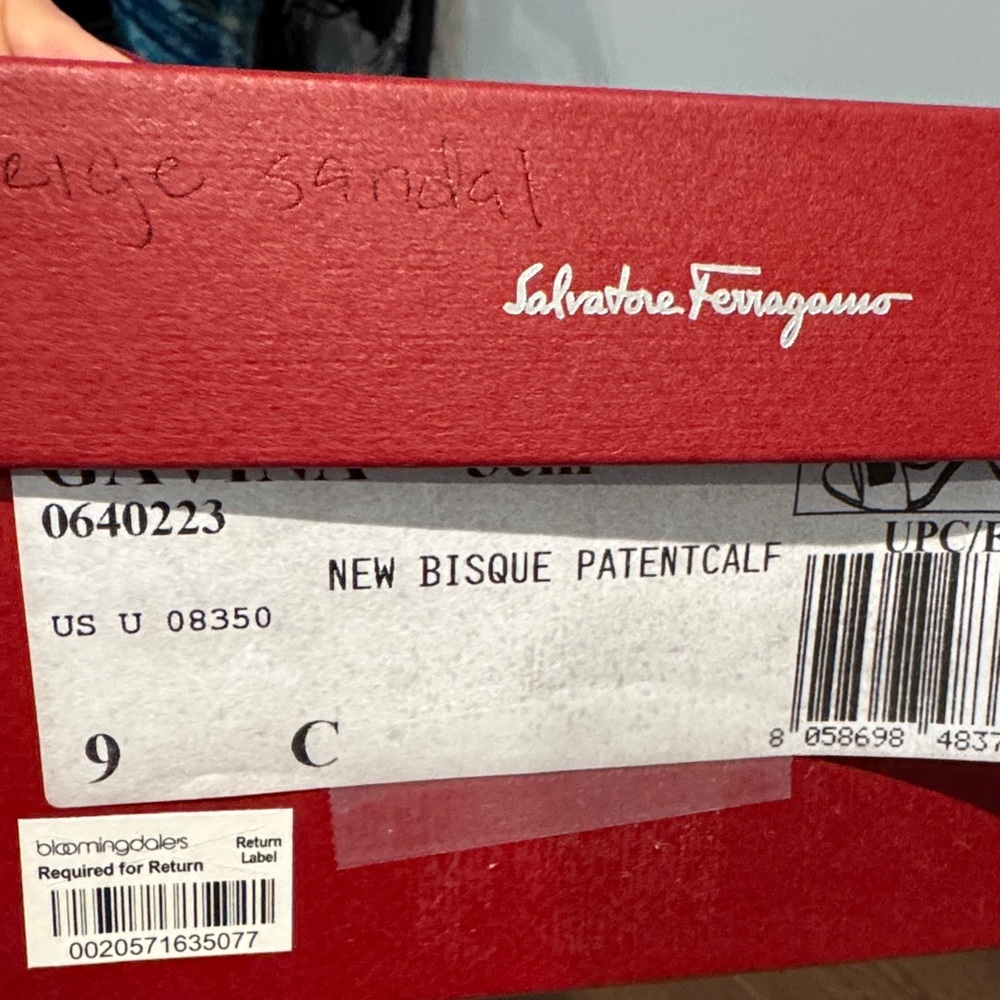 Salvatore Ferragamo Beige Patent Vara Bow Ankle-Strap Block Heels Size 9 - Picture 7 of 7